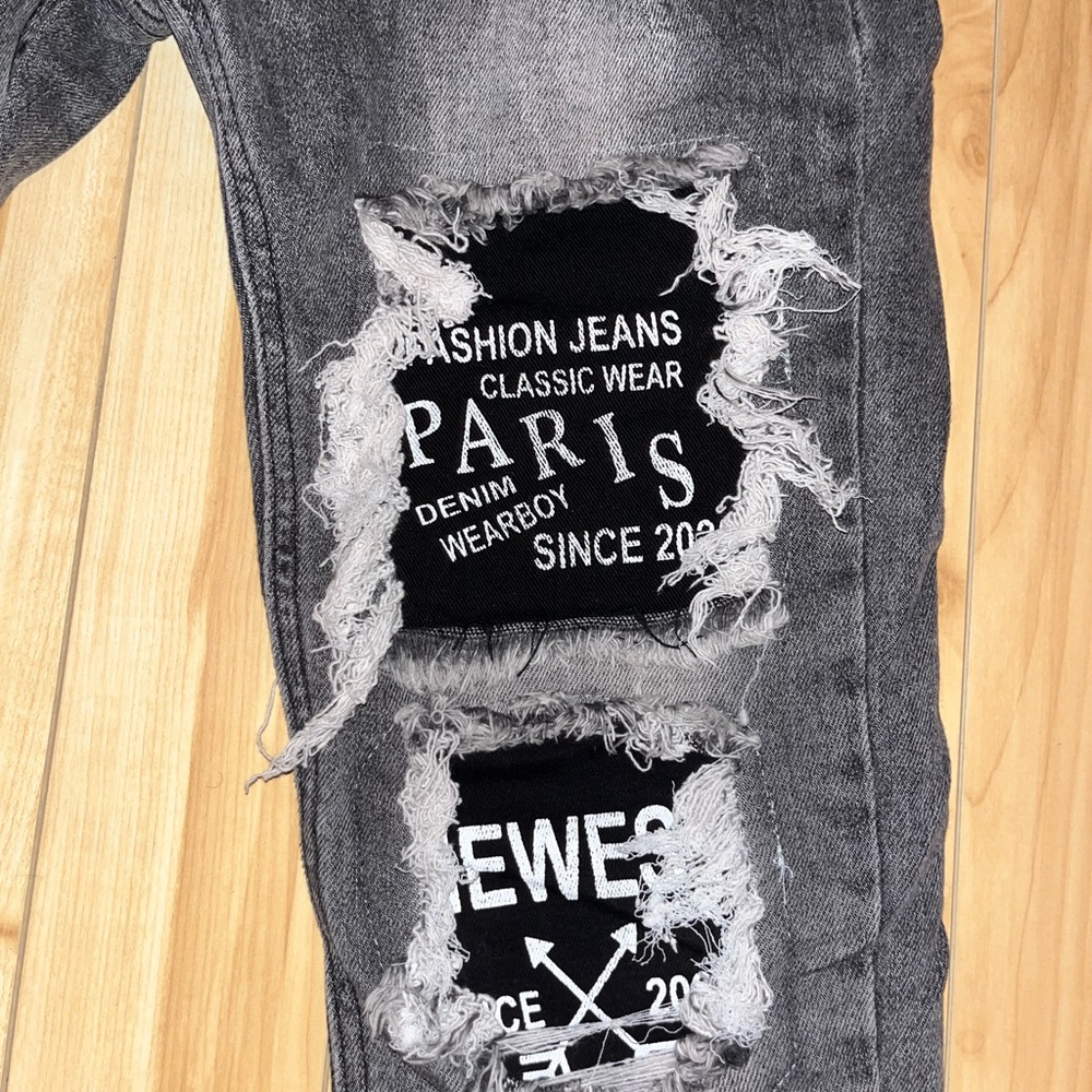 Men's Distressed Black ripped Jeans
